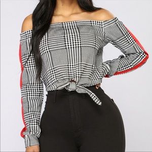 Fashion Nova ‘Elora’ Off the shoulder Top